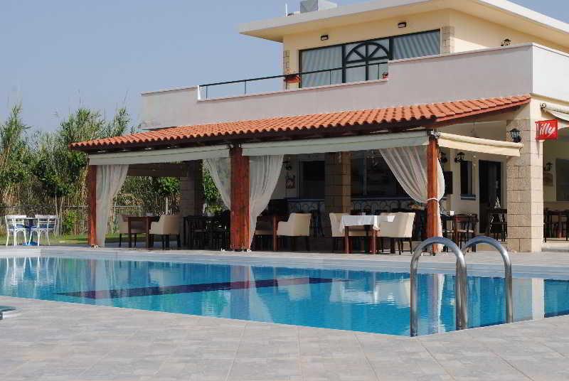 Aparthotel Mediterranean & Kíssamos