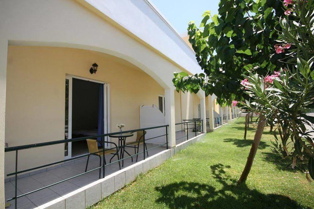 Aparthotel Mediterranean & Kíssamos