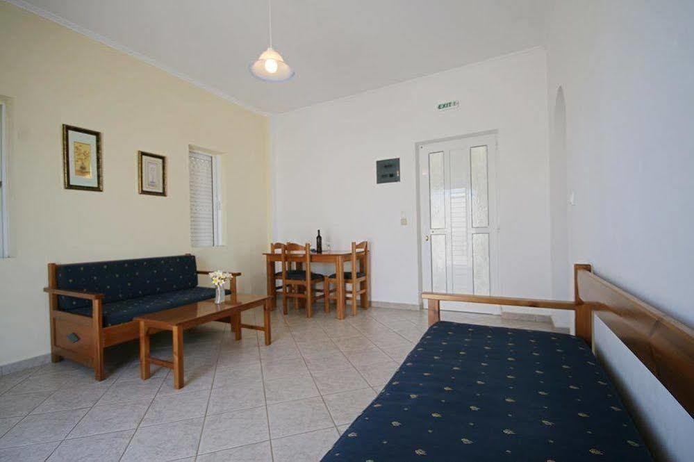 Aparthotel Mediterranean & Kíssamos